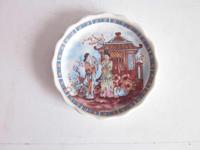 Hand Painted Chinese Plate