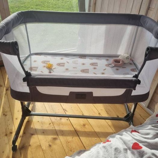 Babylo bedside crib Like New