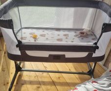 Babylo bedside crib Like New