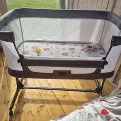 Babylo bedside crib Like New