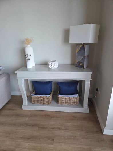 console table