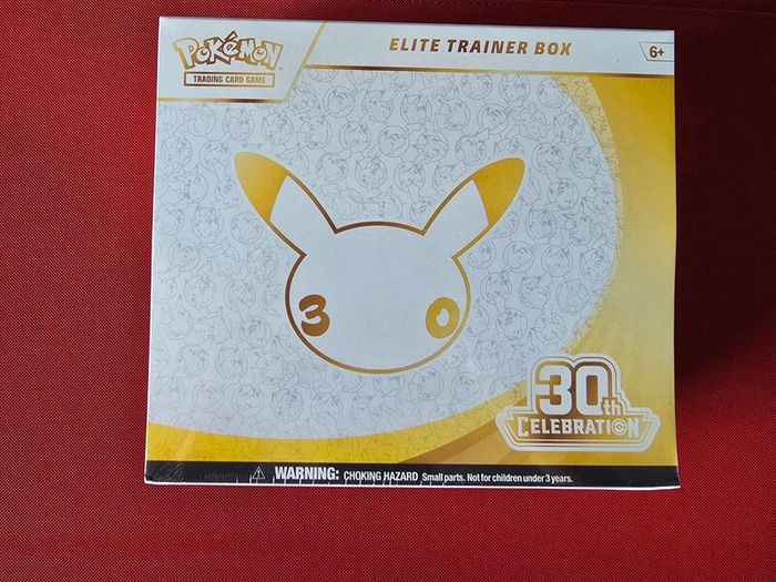 Pokemon 30th Celebration - ETB Elite Trainer Box