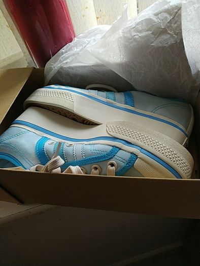 NEW: Adidas girls platform size 4 trainers