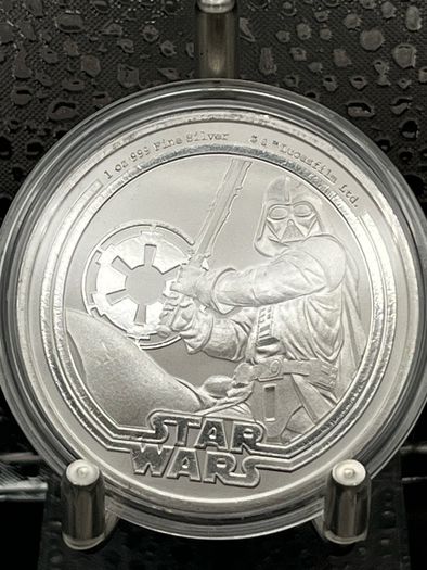 1oz Fine 999 Silver Bullion Star Wars Darth Vader 2026 plus 1 figurine.