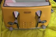 DeLonghi Icona 1800W 4 Slice Toaste