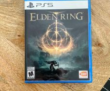 Elden Ring - PS5 (Disc) - Like New / Mint Condition