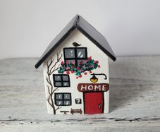 Handcrafted tiny wooden house !