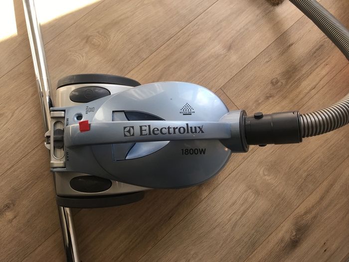 Vacuum Cleaner -powerful-Bagless -HEPA FILTER