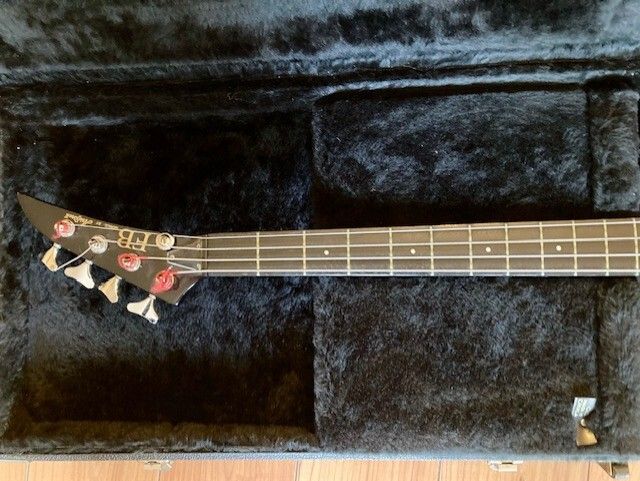 FB Aria Pro II Bass Guitar with case