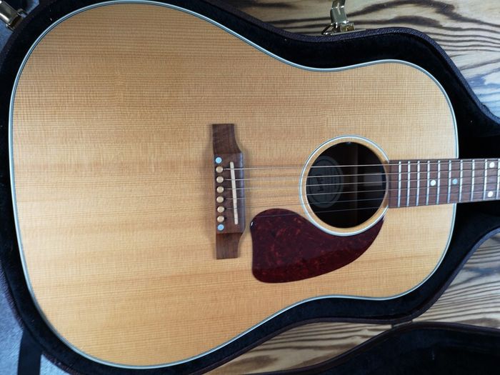 Gibson J45 Studio