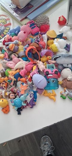 Bucket of figures