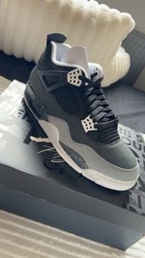 Air Jordan 4 Retro