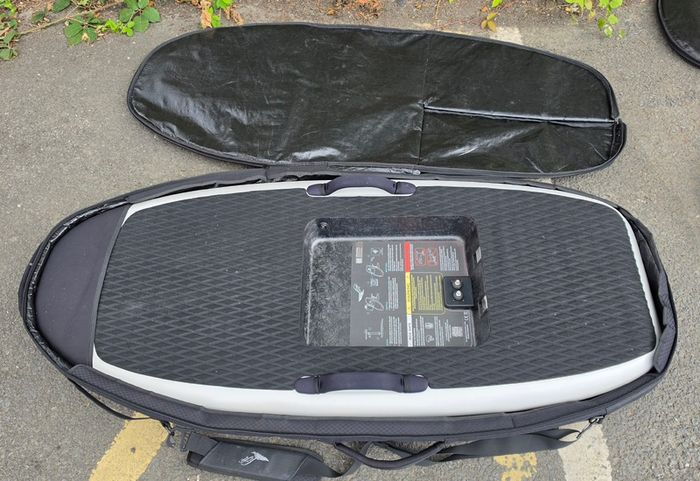 Lift Foils LIFT5 Sport 4'9" eFoil Board Set Off-White - Gen5 Full Range Battery - Like New