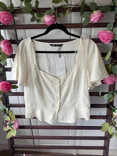blouse Bnwt cream bell sleeve button front size large