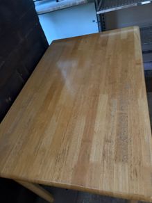 Kitchen table, chairs, tv stands