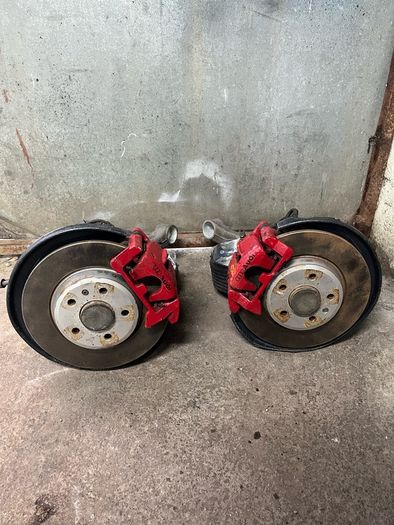 Audi A6 C7 rear brake and wishbone assemblies