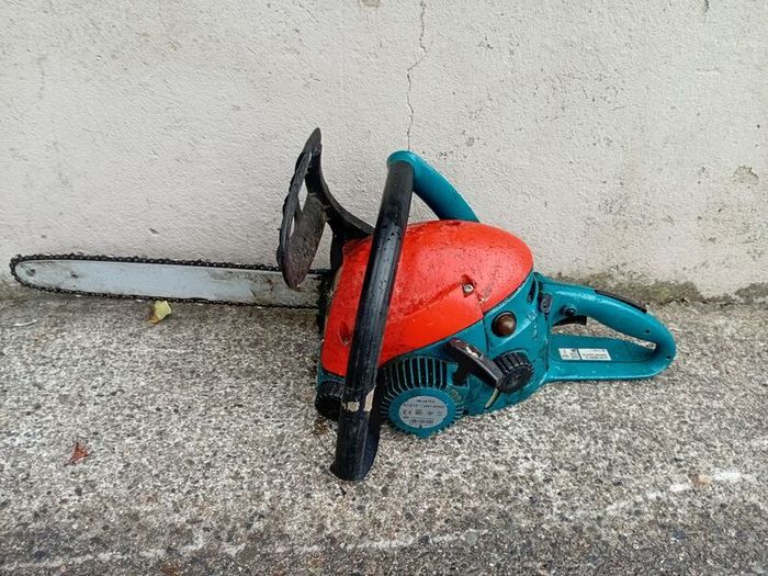 chainsaw
