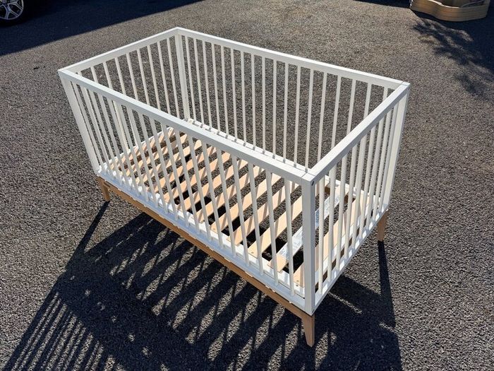 Leander crib