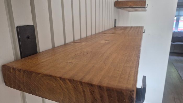 Solid wood shelves, incl. heavy duty metal brackets