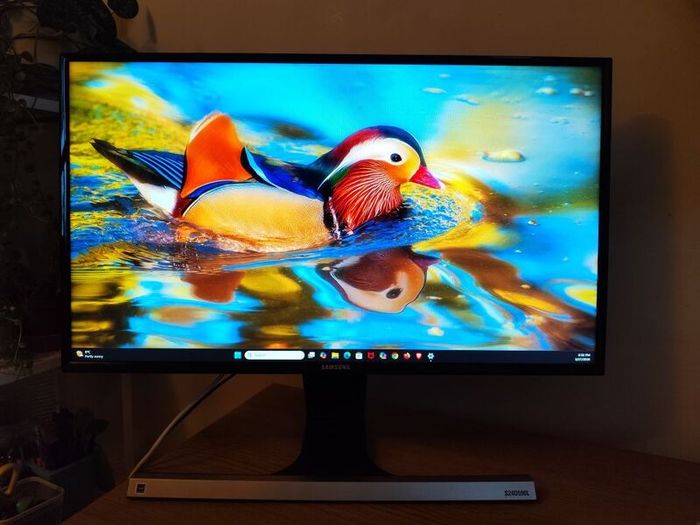 Samsung 24 inch monitor