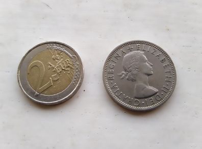 Elizabeth II 1966 Two Shilling Coin