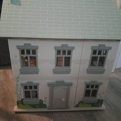 wooden dolls house