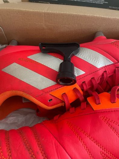 Adidas Kakari boots