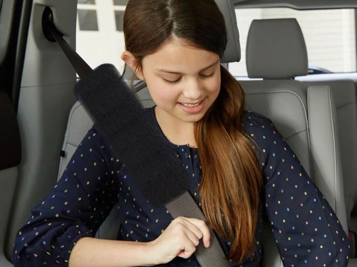 2 Pack Seat Belt Pads, Seat belt Strap Cover, Car Seat belt Comfort Pads, Soft Faux Big Rabbit Fur, Comfort Harness Pads Protect Shoulder Neck Padding for Kids, Adults