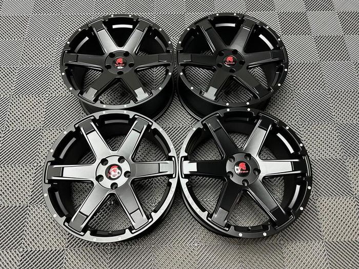 20" Inch Tomahawk Chinook wheels 5X120 VW Transporter Amorak 65.1
