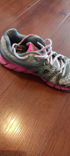 New balance girl sneaker
