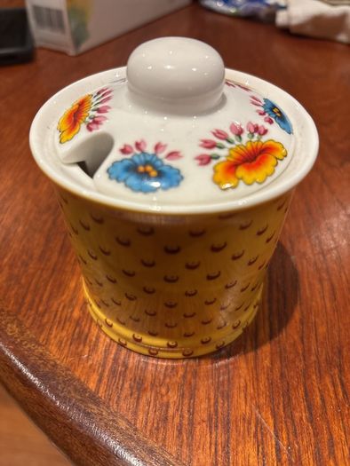 Avoca Collection - Yellow Spot Secret Garden Jam , Honey / Sugar Pot - as new