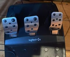 Logitech G920 Driving Force Racing Wheel With Pedals