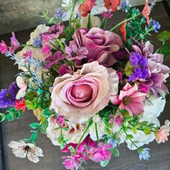 Artificial flower arrangement