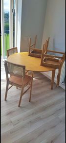 table X4 chairs