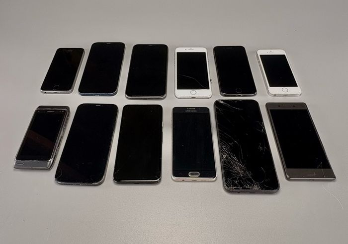 Phones for parts (NOT TESTED)