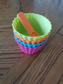 4  small bowls