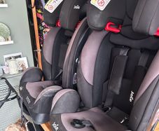 Twin Jole car seats. Excellent condition.