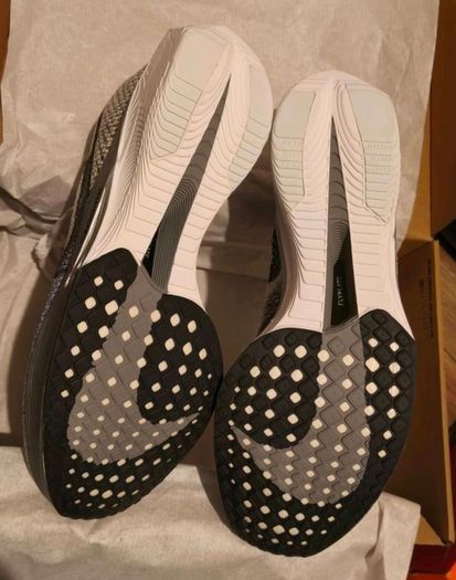 Nike ZoomX Vaporfly Next %3 ( 2 PAIRS)