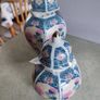 Set Of 2 Chinese Vases With Dome Lid. Image 2
