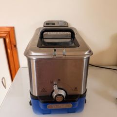 Tefal oleoclean Semi-Professional Deep Fryer 3.5 L, working perfectly and lightly used, cleaned and ready for use Need gone ASAP due to house clearance in