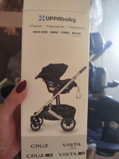 Maxi Cosi Cabriofix Infant Car Seat with 2 Isofix Bases