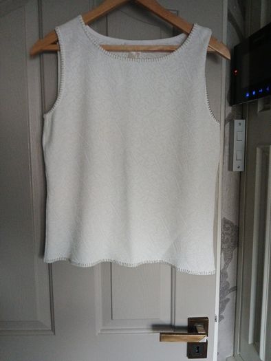 tops Escada. Size 44 very nice piece