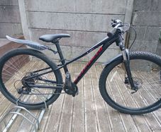 Boy's/Teens 27.5 wheel specialized mountain bike