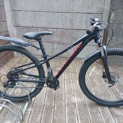 Boy's/Teens 27.5 wheel specialized mountain bike