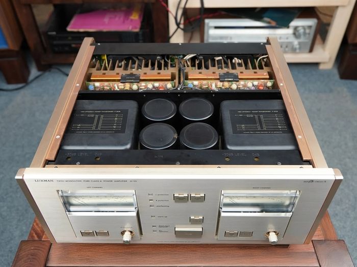 Mega Rare Legendary Beast LUXMAN M05 DUAL MONO CLASS-A 400W  @8 OHMS Bridged over 40KG Champagne edition Serviced Recently