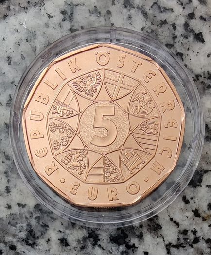 Austria 5 Euro Copper Uncirculated Coin 2017 - Waltzing in the New Year - New Year Coins