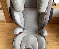 Childs car seat age 3-12