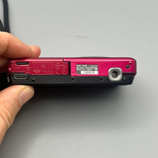 Sony Cyber-shot DSC-W380 14.1MP Digital Camera Pink - Full Kit
