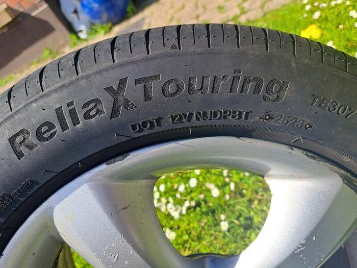 Tyre 195/55 R15 in excellent condition on Skoda Fabia Alloy Wheel