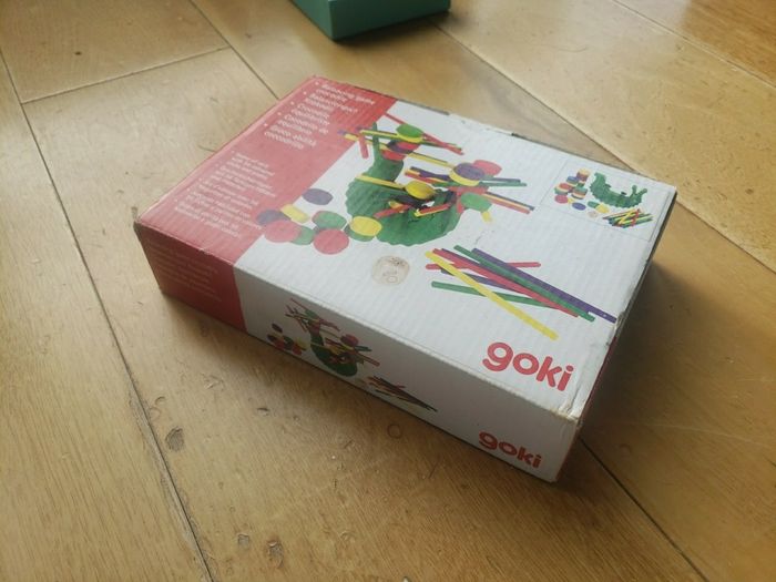 Goki wooden balancing game